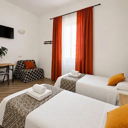 Myomax Guesthouse Hospety Group