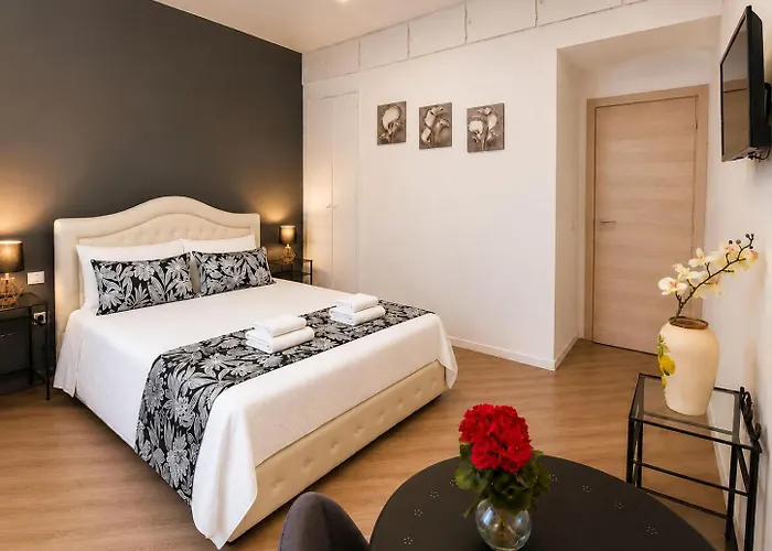 Myomax Hospety Group Guest house